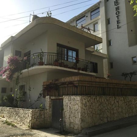 Private Apartment At Guest House Hektor & Aferdita Vlorë 外观 照片