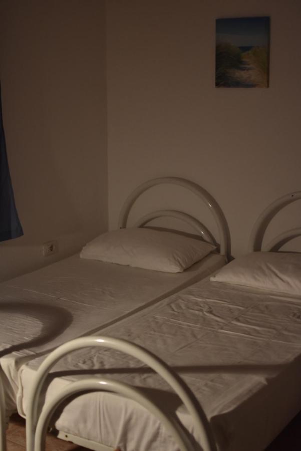 Private Apartment At Guest House Hektor & Aferdita Vlorë 外观 照片