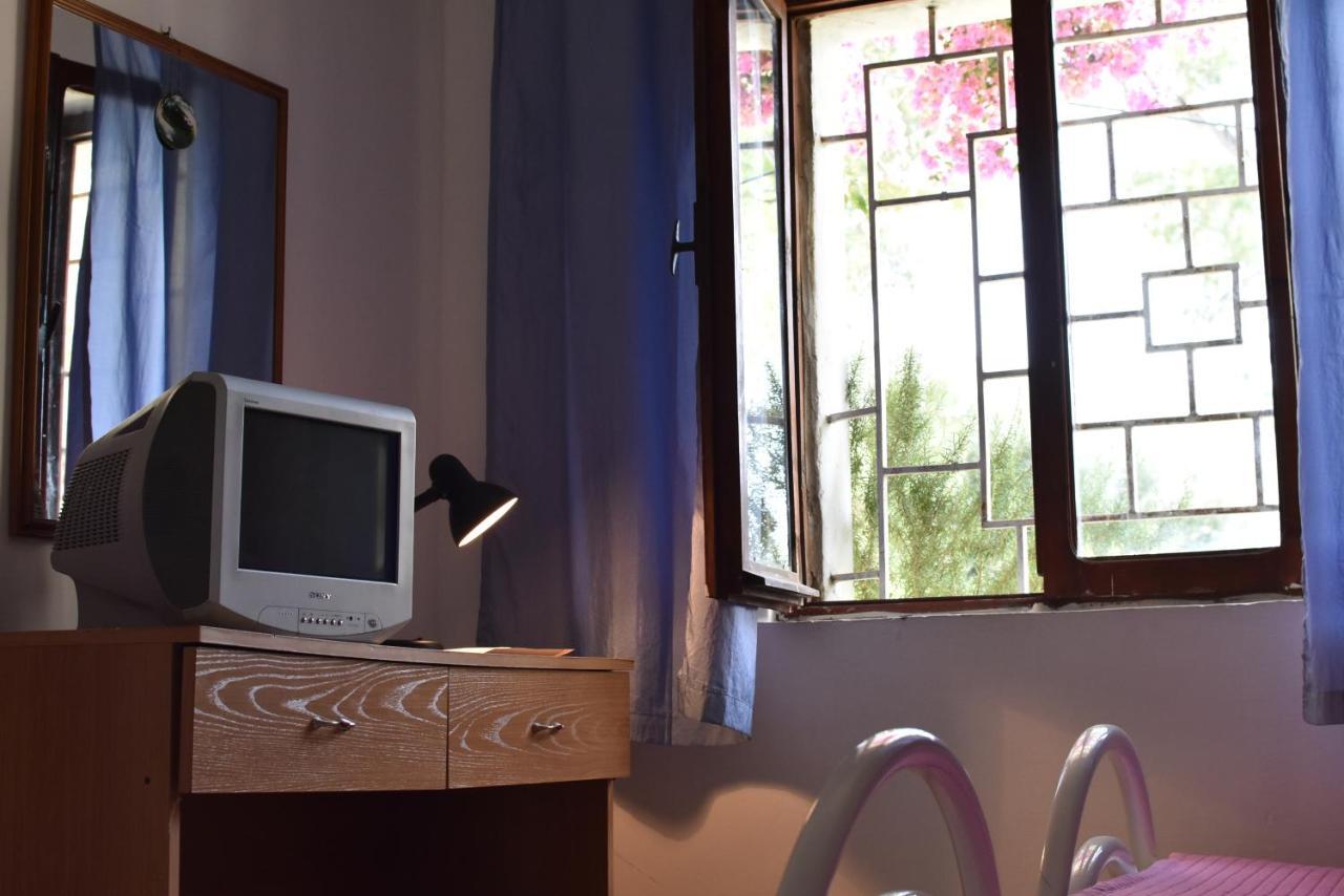 Private Apartment At Guest House Hektor & Aferdita Vlorë 外观 照片